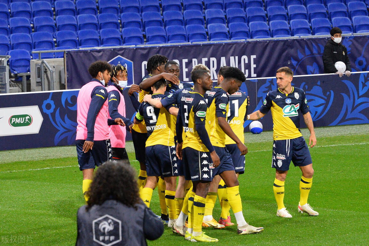 九游体育官网包含赛地聚焦：法国杯冲刺阶段热度飙升，新疆广汇队长鼓劲，底气十足，纪律约束更严格的词条